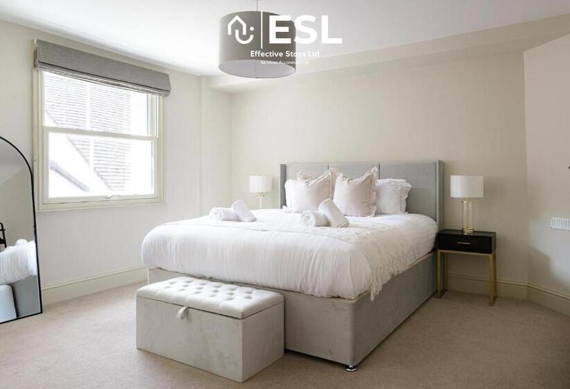 Most Central Luxury Grade 2 Listed Apartment Overlooking Shrewsbury Square Free Parking