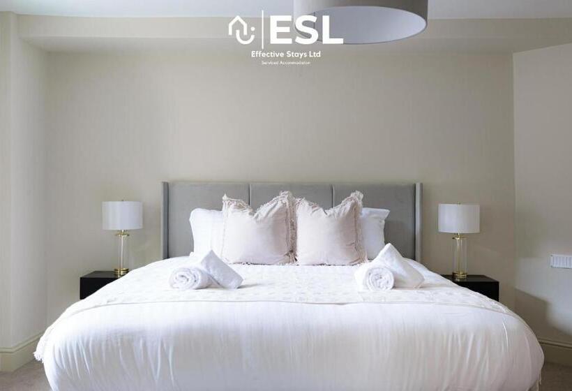 Most Central Luxury Grade 2 Listed Apartment Overlooking Shrewsbury Square Free Parking