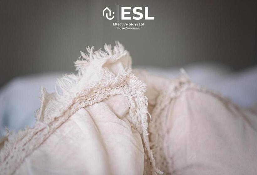 Most Central Luxury Grade 2 Listed Apartment Overlooking Shrewsbury Square Free Parking