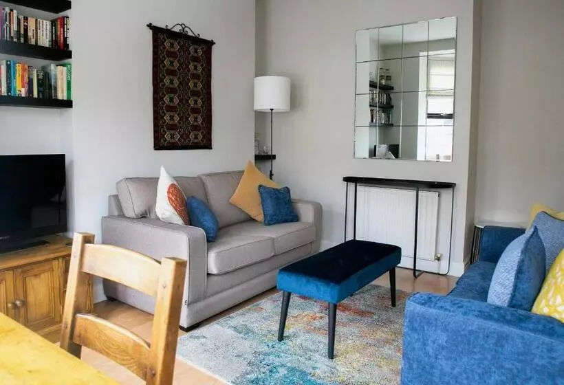 Number 5, 8 10 Cheltenham Mount