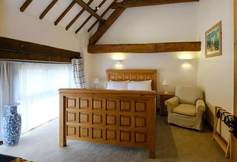 Majatalo Church Farm Lodge