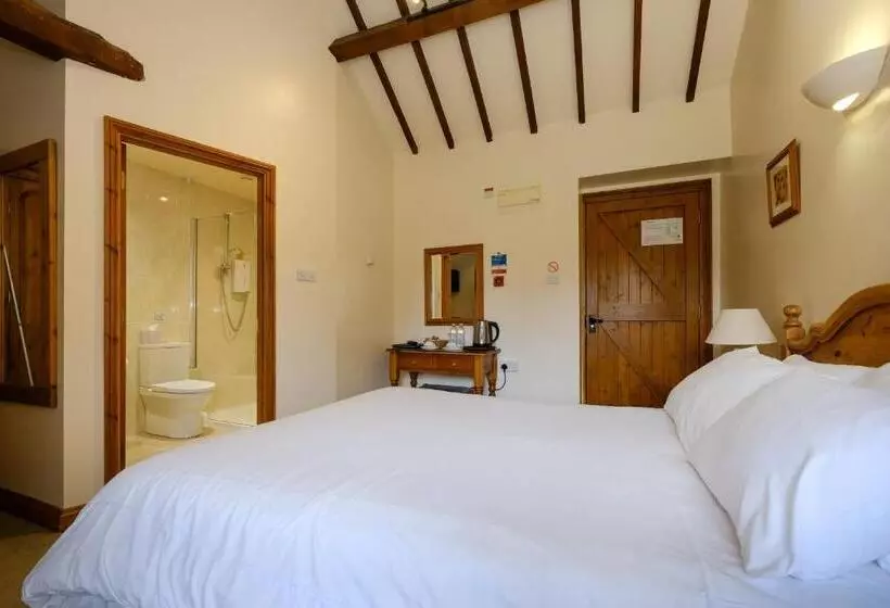 Majatalo Church Farm Lodge