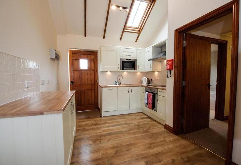 펜션 Church Farm Lodge