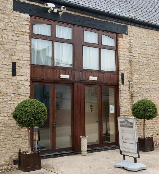 펜션 Church Farm Lodge