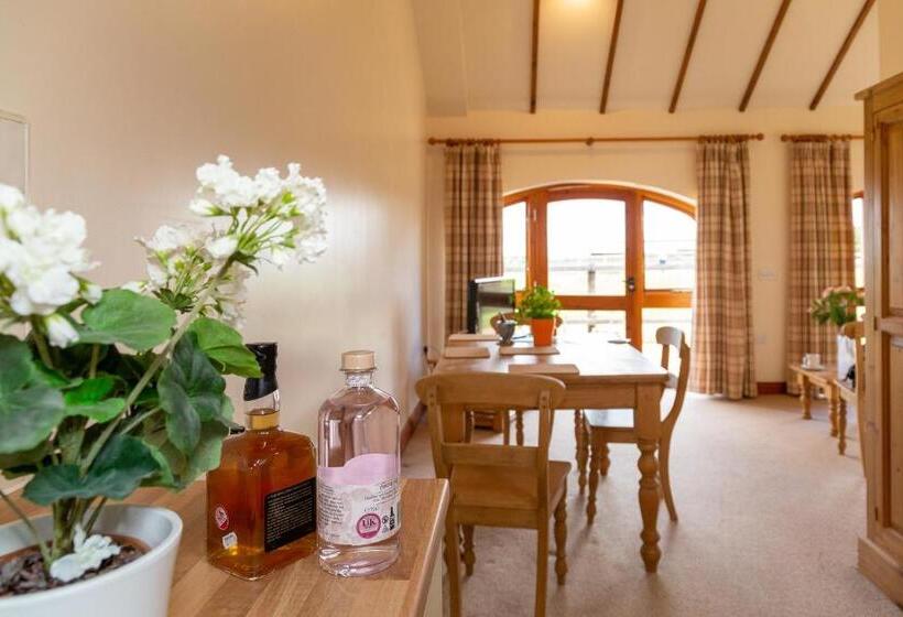 펜션 Church Farm Lodge