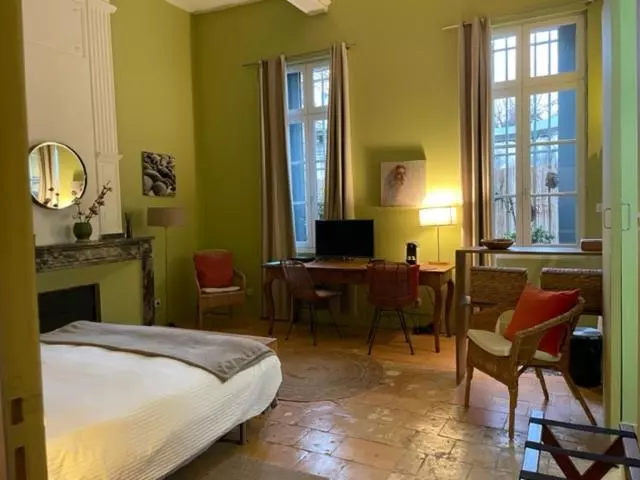 Peyrou, Studio La Merci, 3 étoiles