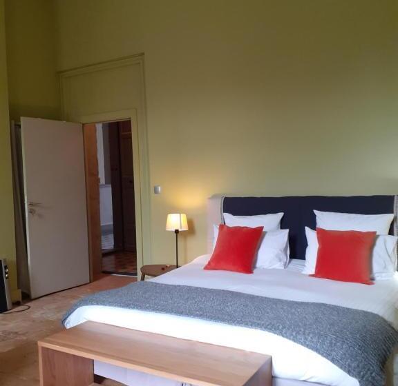 Peyrou, Studio La Merci, 3 étoiles