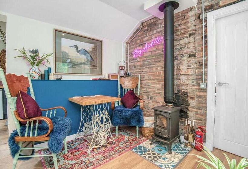 The Loveshack Lodge Balquhidder