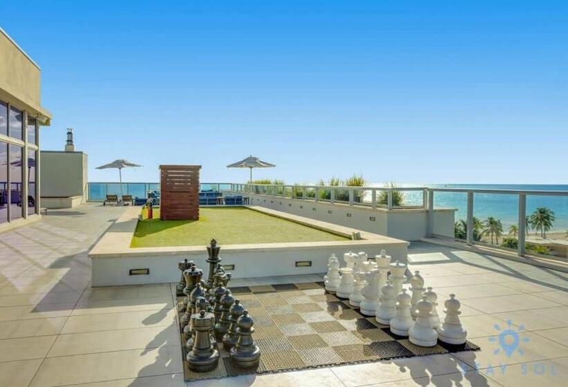 هاستل Hot Tub & Rooftop Pool  Near Beach