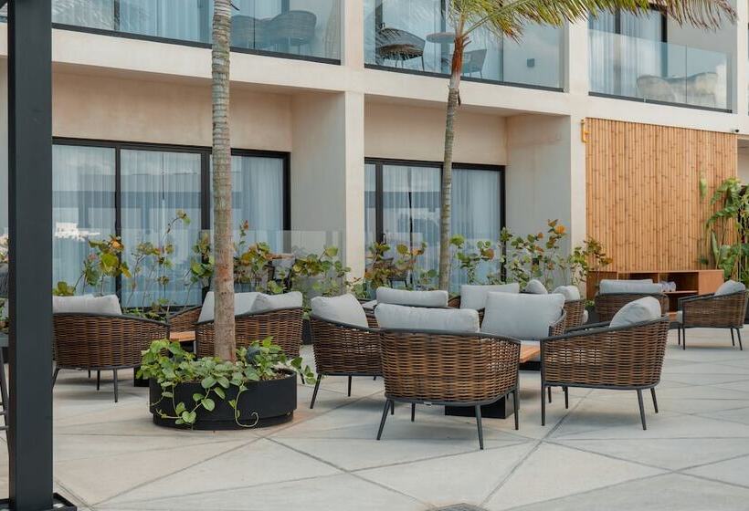 Hive Cancun By G Hotels