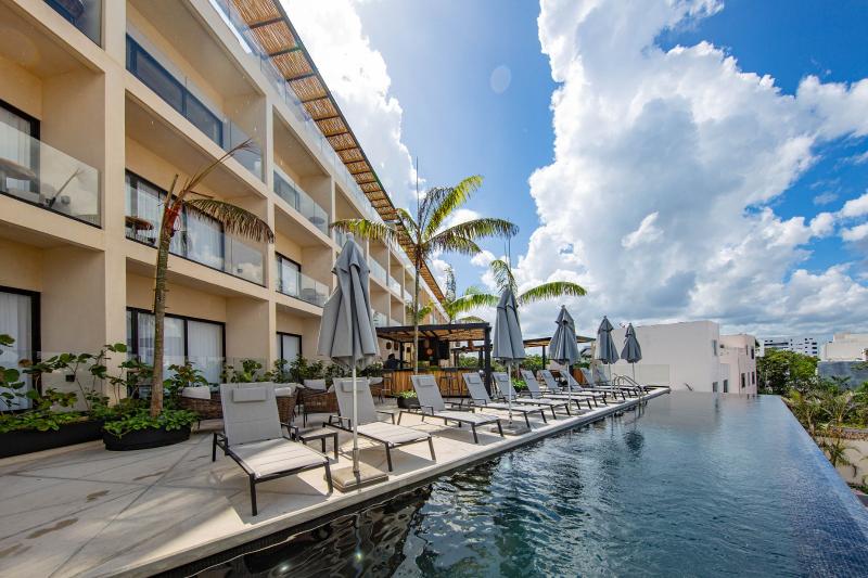 Hive Cancun By G Hotels