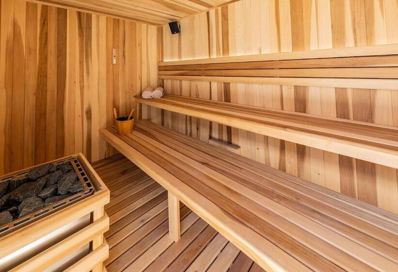 Hive Cancun By G Hotels