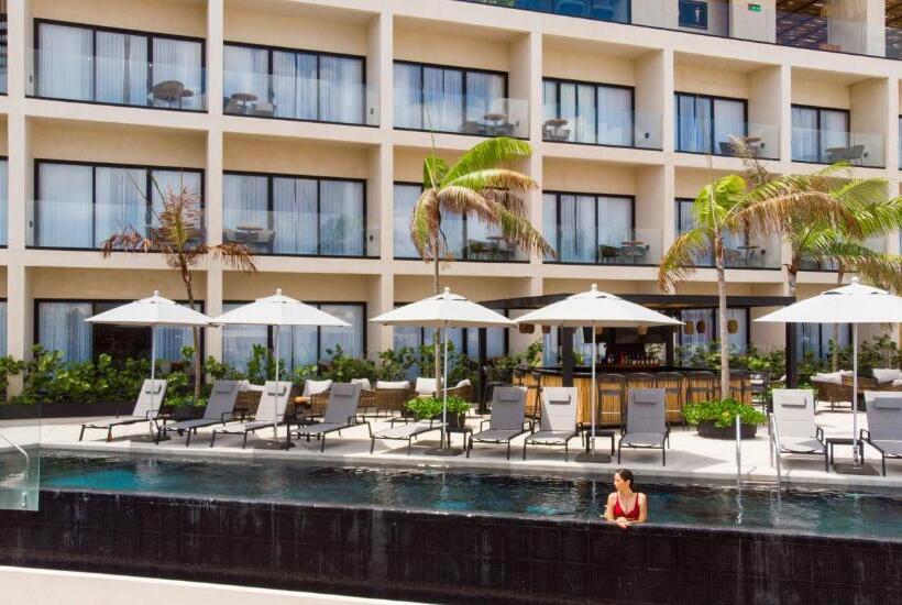 Hive Cancun By G Hotels