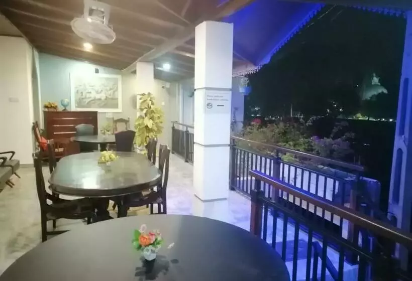 پانسیون Home Living Unit