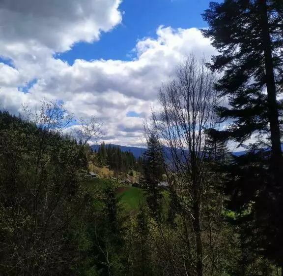 Aamiaismajoitus (B&B) садиба у пані марії