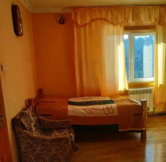 Aamiaismajoitus (B&B) садиба у пані марії