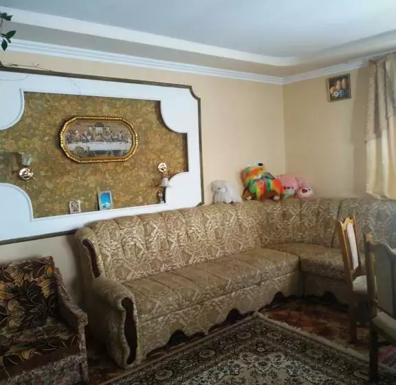 Aamiaismajoitus (B&B) садиба у пані марії