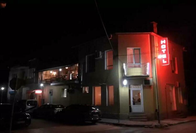 Hotel семеен хотел лъки