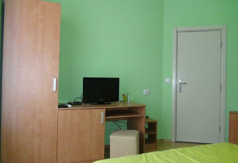 Hotel семеен хотел лъки