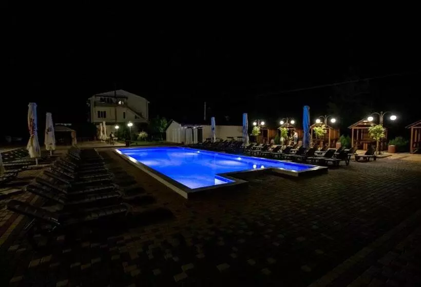 ホテル оазис