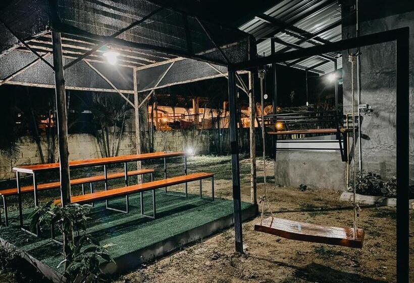 胶囊酒店 ศศิธารา การ์เด้นท์