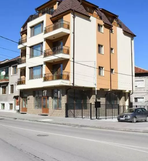 ペンション къща за гости шошови