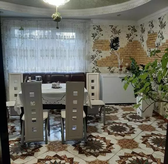 ペンション у ані