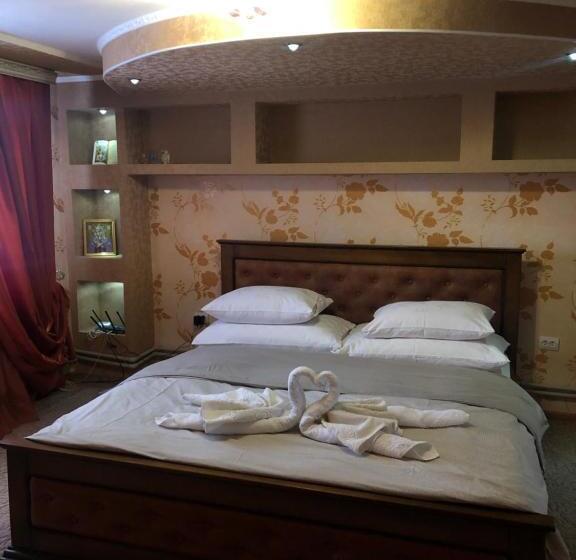 بنسيون у ані