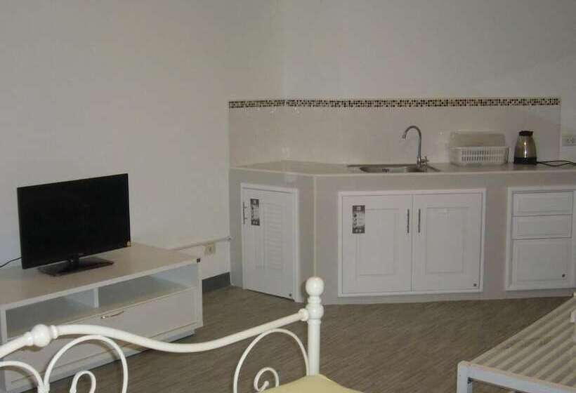 פנסיון Room In Guest Room   Chan Kim Don Mueang Guest House Triple Room