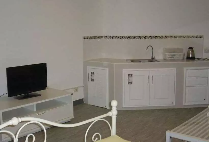 ペンション Room In Guest Room   Chan Kim Don Mueang Guest House Triple Room