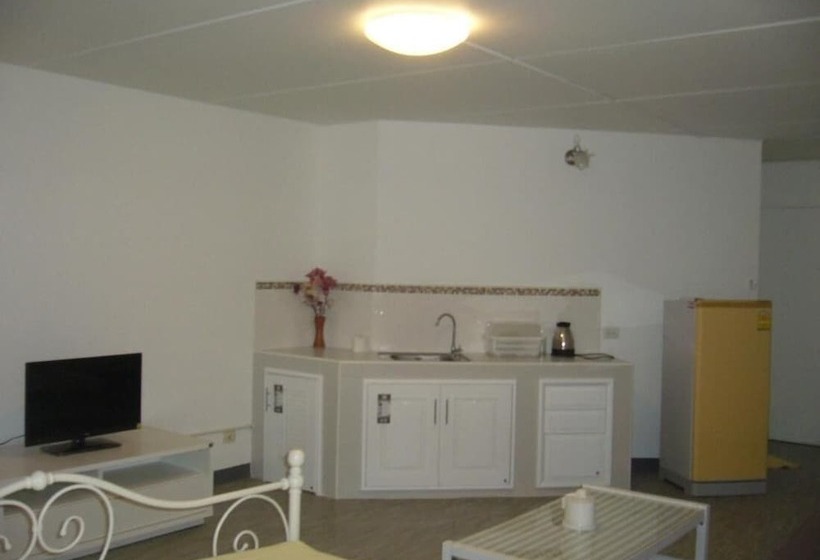 פנסיון Room In Guest Room   Chan Kim Don Mueang Guest House Triple Room