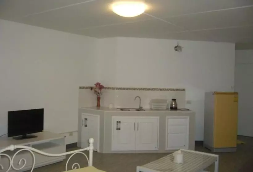 ペンション Room In Guest Room   Chan Kim Don Mueang Guest House Triple Room