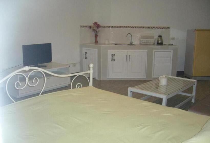 פנסיון Room In Guest Room   Chan Kim Don Mueang Guest House Triple Room