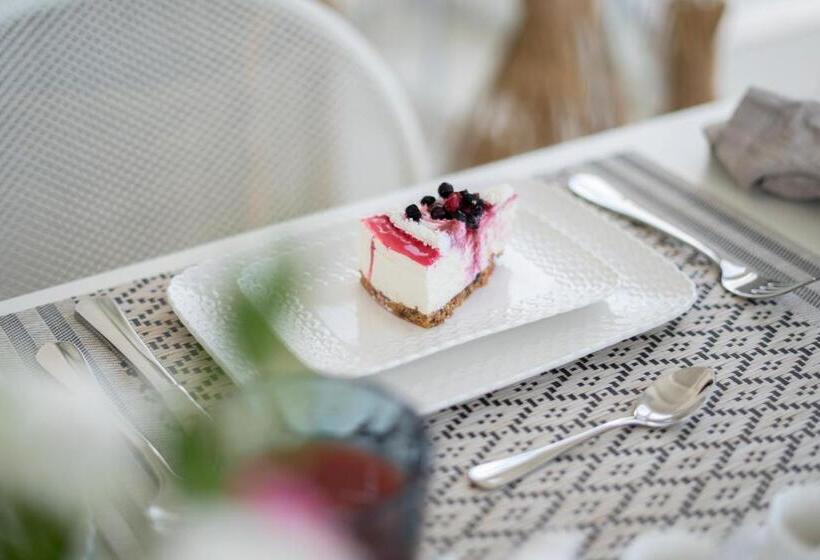 تختخواب و صبحانه Dimora Valmar Luxury Charm