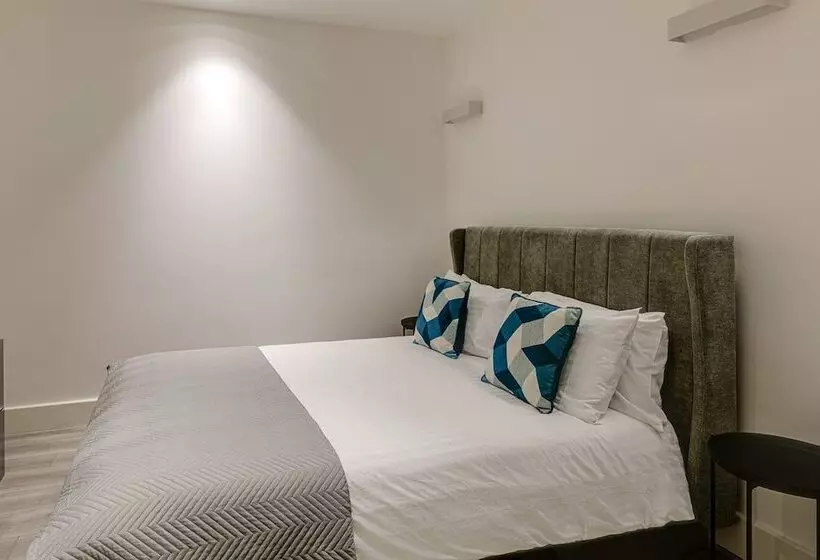 Charles Hope London Brentford