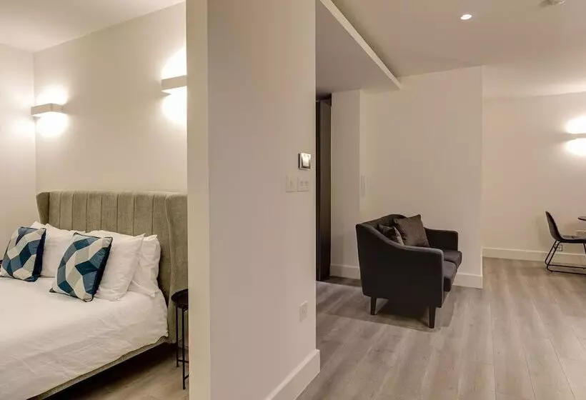 Charles Hope London Brentford