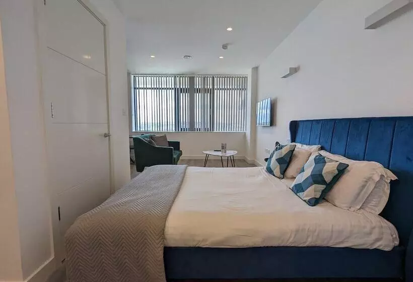 Charles Hope London Brentford