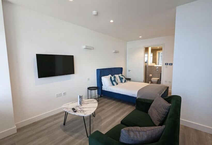 Charles Hope London Brentford