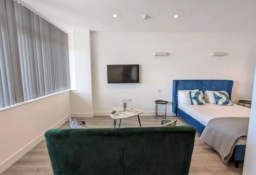 Charles Hope London Brentford