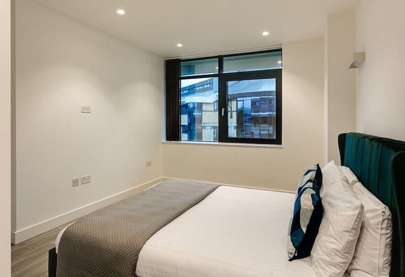 Charles Hope London Brentford