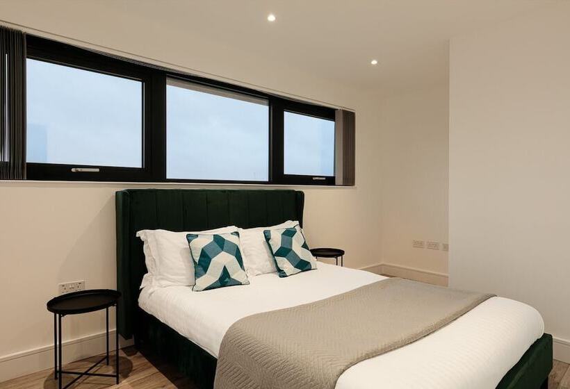 Charles Hope London Brentford