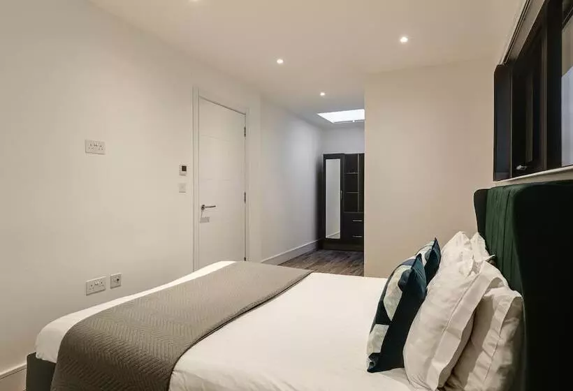 Charles Hope London Brentford