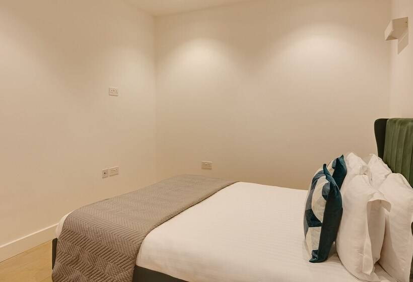 Charles Hope London Brentford