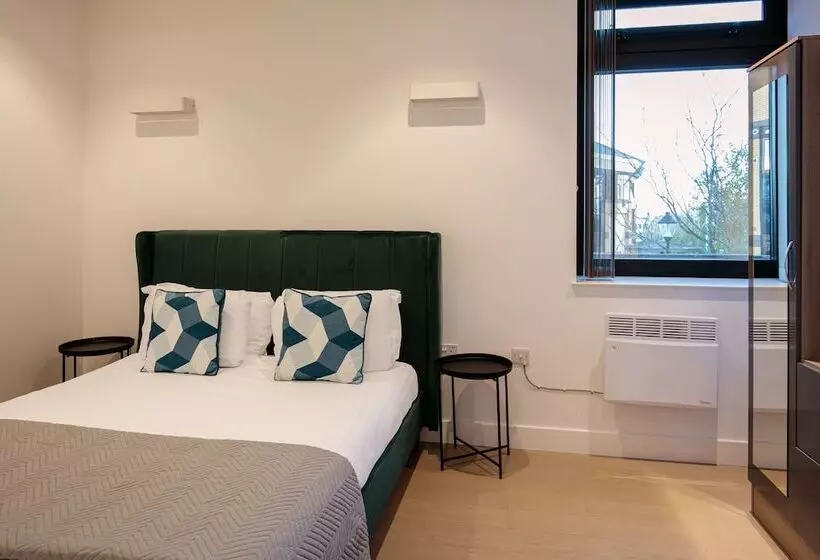 Charles Hope London Brentford