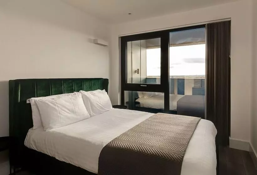 Charles Hope London Brentford