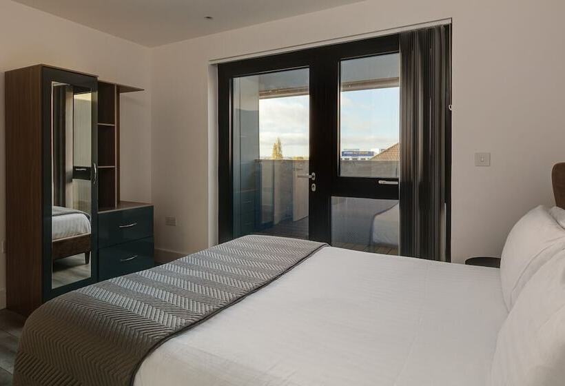 Charles Hope London Brentford