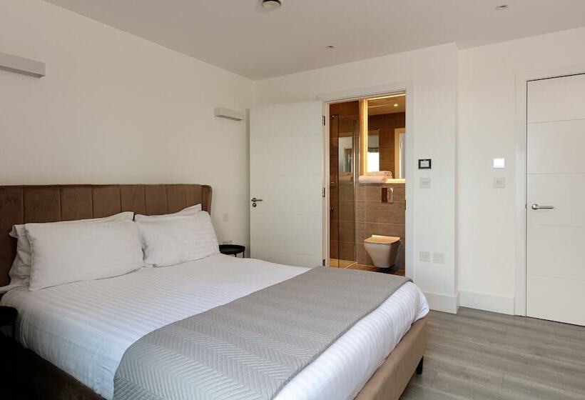 Charles Hope London Brentford