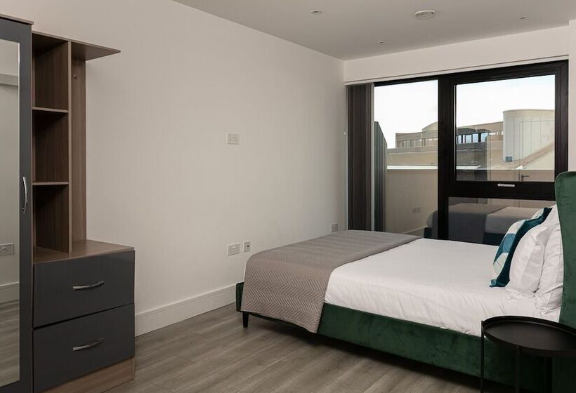 Charles Hope London Brentford