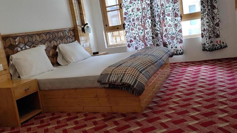 בית מלון כפרי Sakhi Cottage Wishing Well Pahalgam