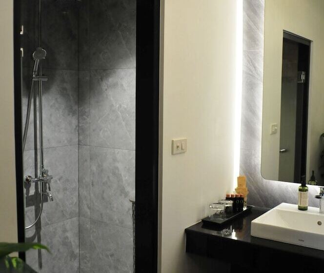 Отель The Moment Chiangmai